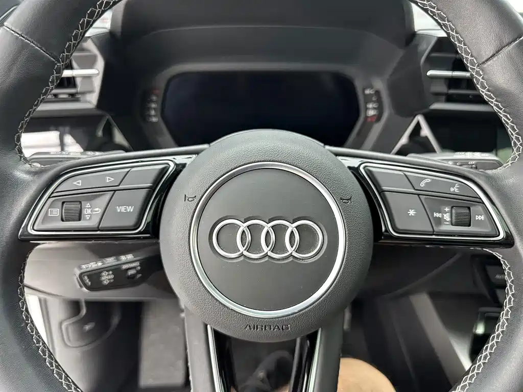 Audi A3 2023 — фото 13