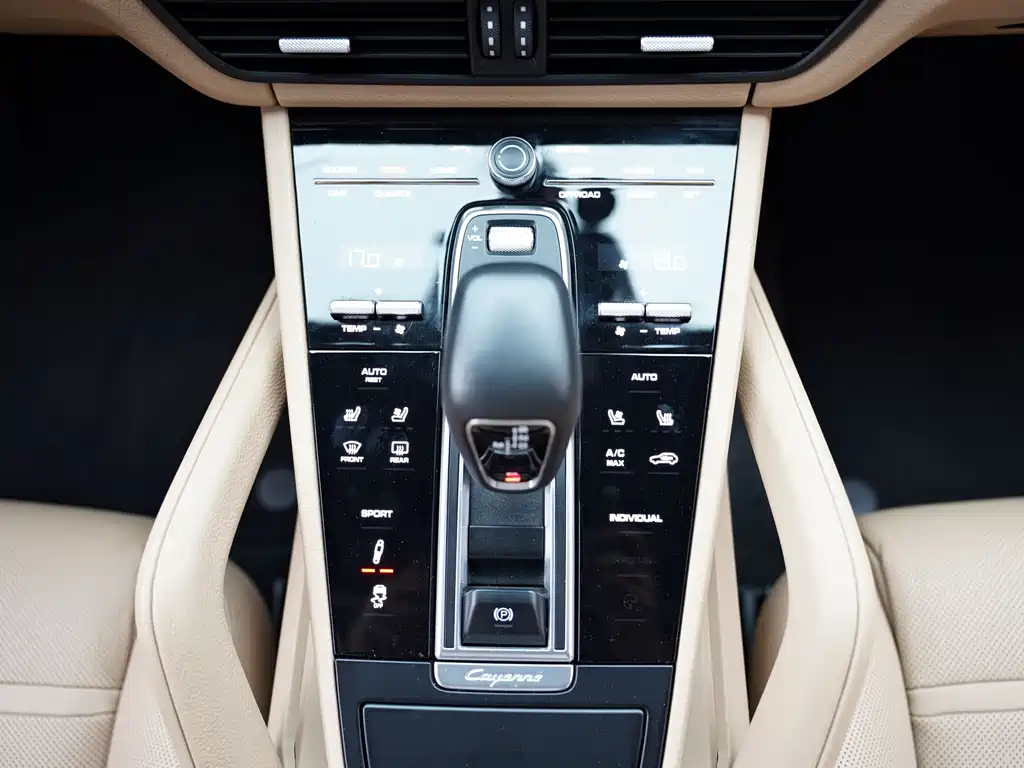 Porsche Cayenne 2018 — фото 9