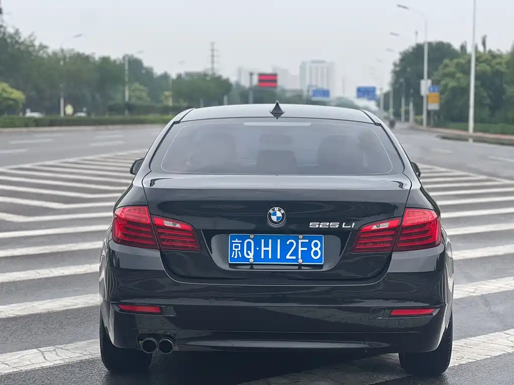 BMW 5 Series 2016 — фото 22