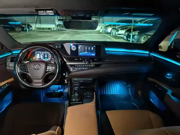 Lexus ES 2021