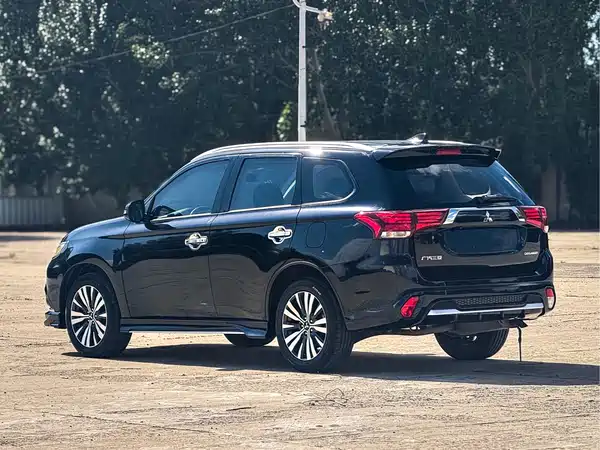 Mitsubishi Outlander 2021