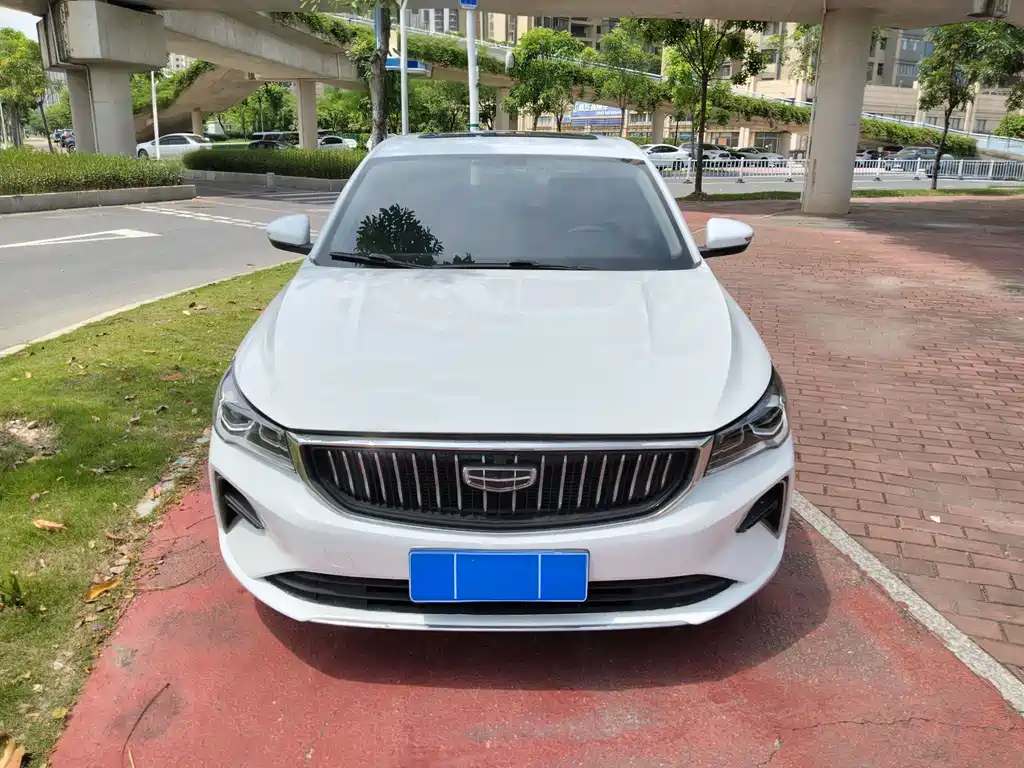 Geely Emgrand 2023