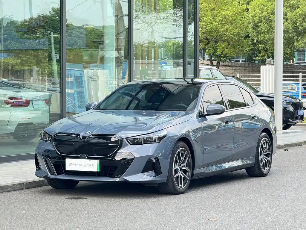 BMW i5 2024