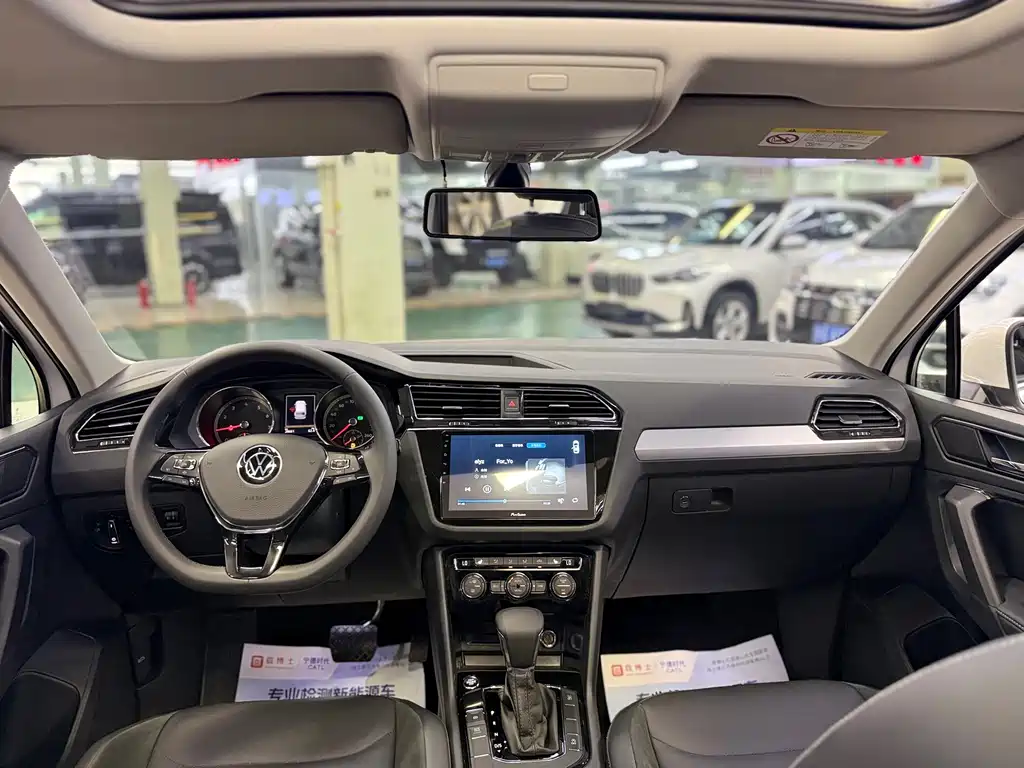 Volkswagen Tiguan L 2021 — фото 9