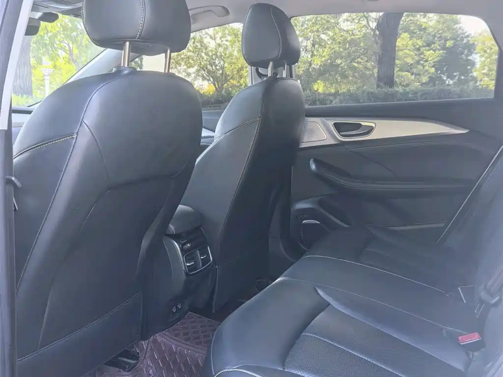 Roewe i6 MAX New Energy 2021 — фото 8