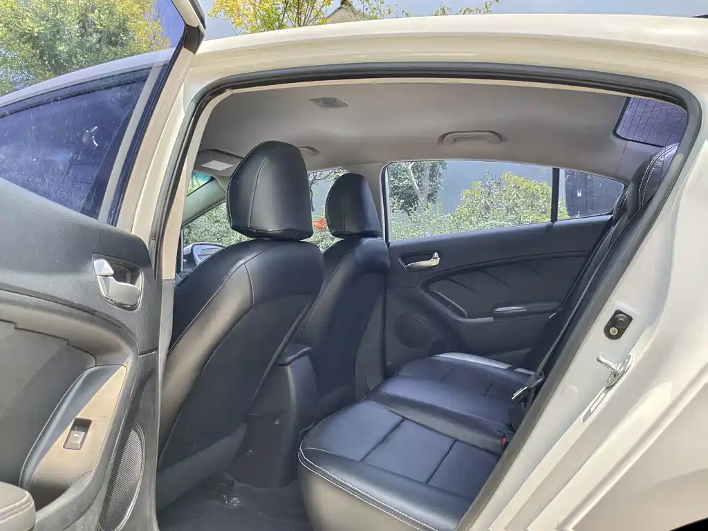Kia K3 2015