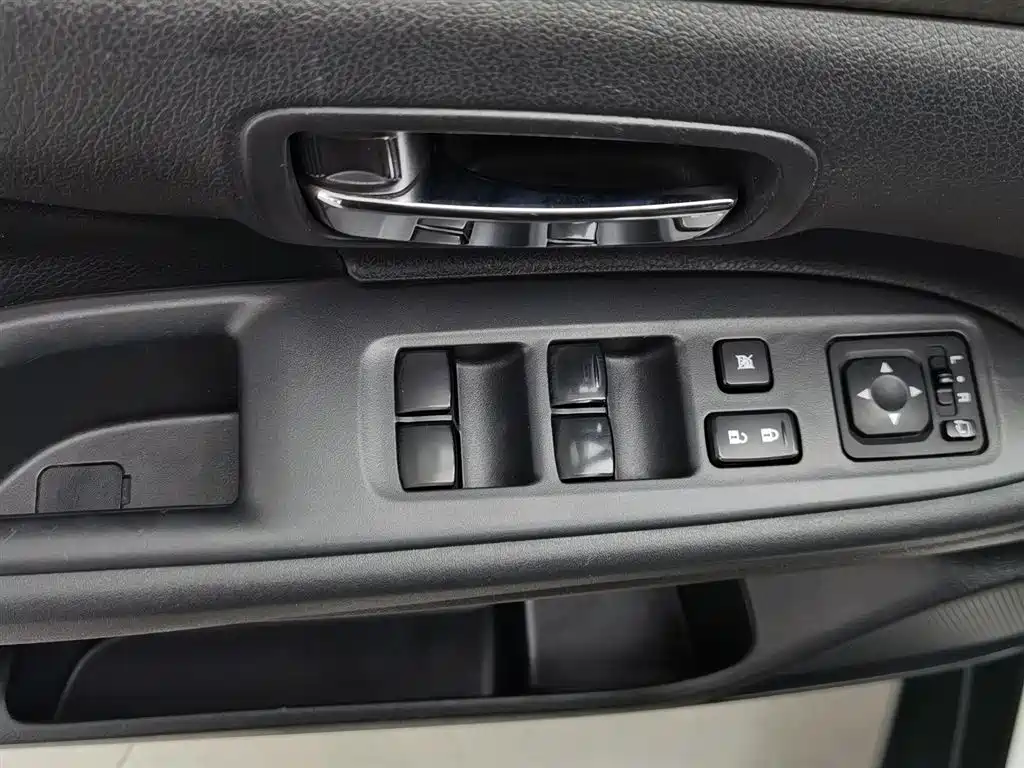 Mitsubishi Outlander 2015 — фото 9