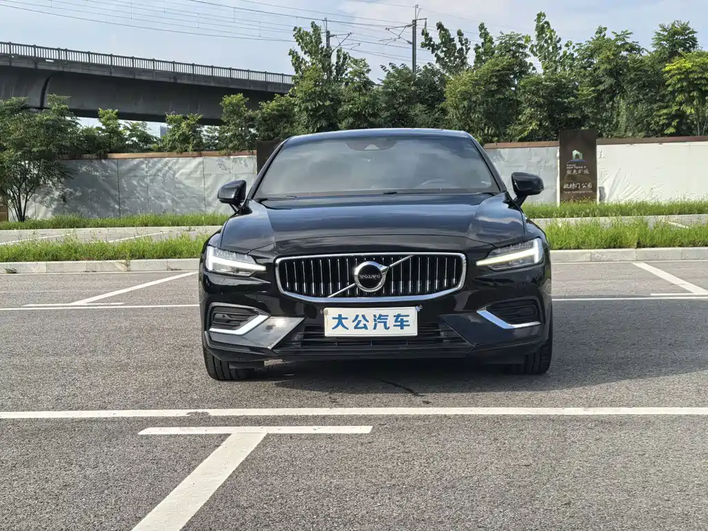 Volvo S60 2020 — фото 2