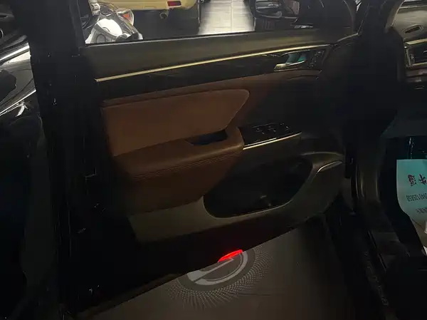 GAC Trumpchi GS8 2017