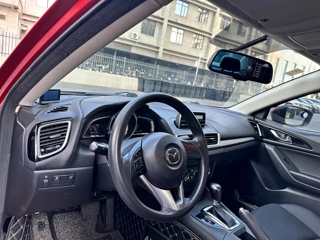 Mazda 3 Axela 2015 — фото 12