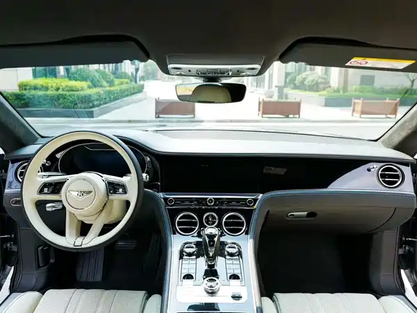 Bentley Continental 2023