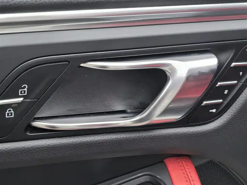 Porsche Macan 2021 — фото 27