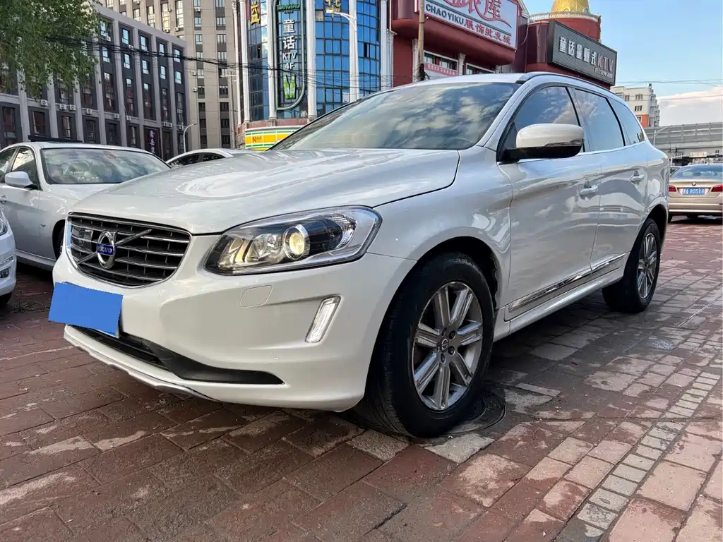 Volvo XC60 2016 — фото 1