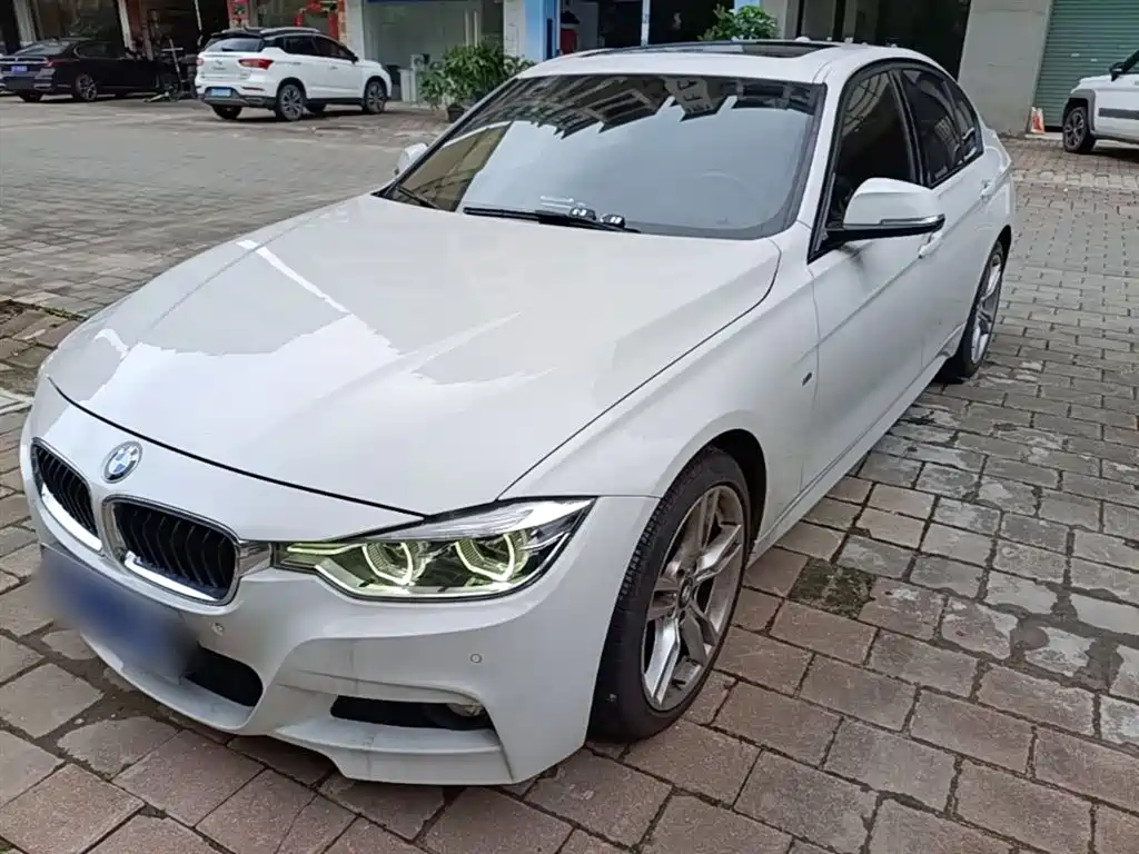 BMW 3 Series 2018 — фото 1