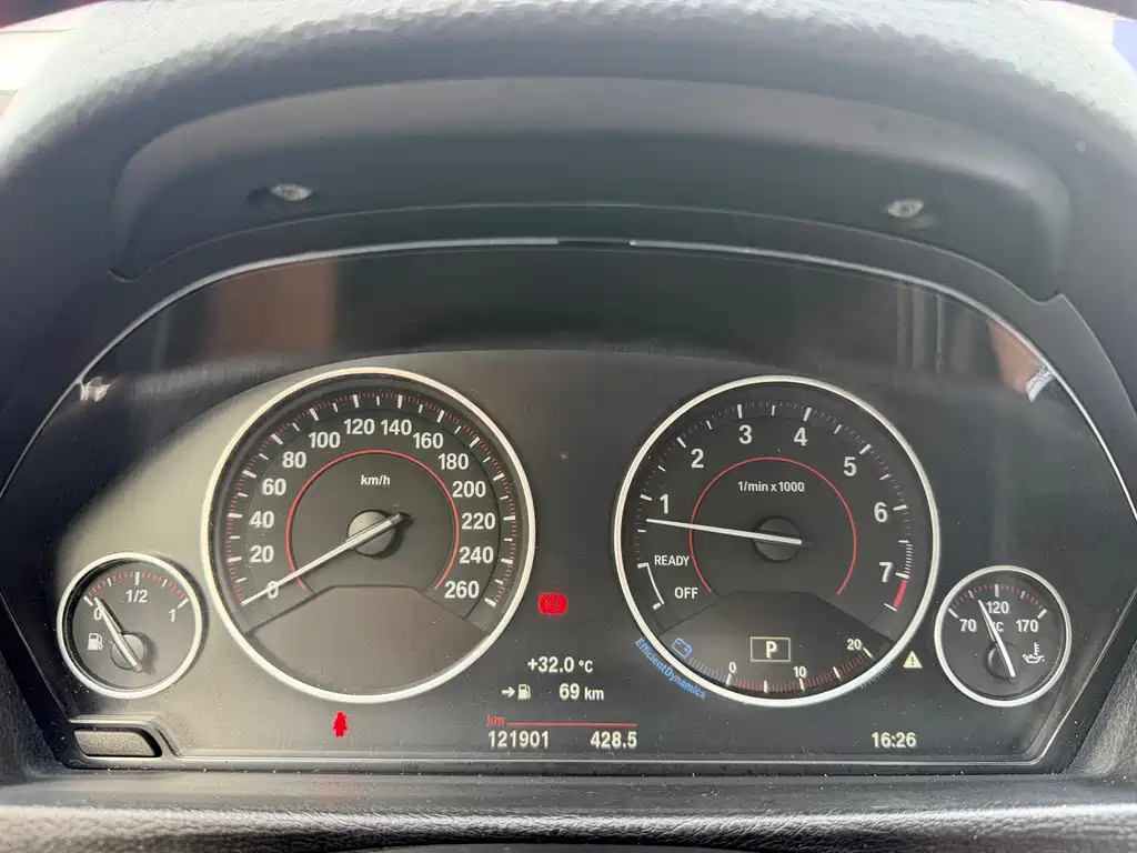 BMW 3 Series 2017 — фото 17