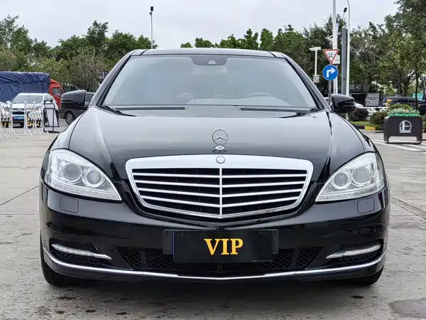 Mercedes-Benz S-Class 2010