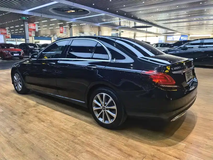 Mercedes-Benz C-Class 2019 — фото 19
