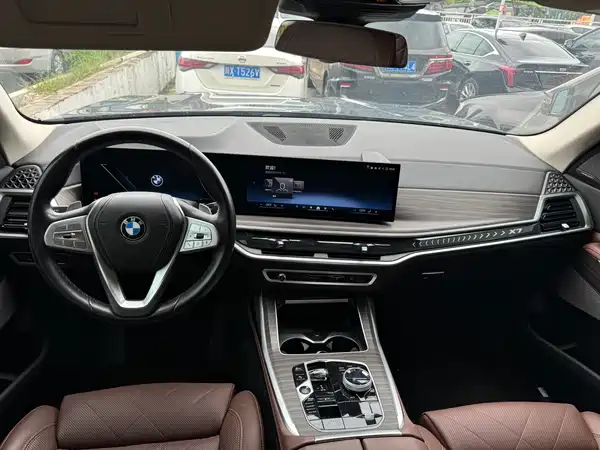 BMW X7 2023