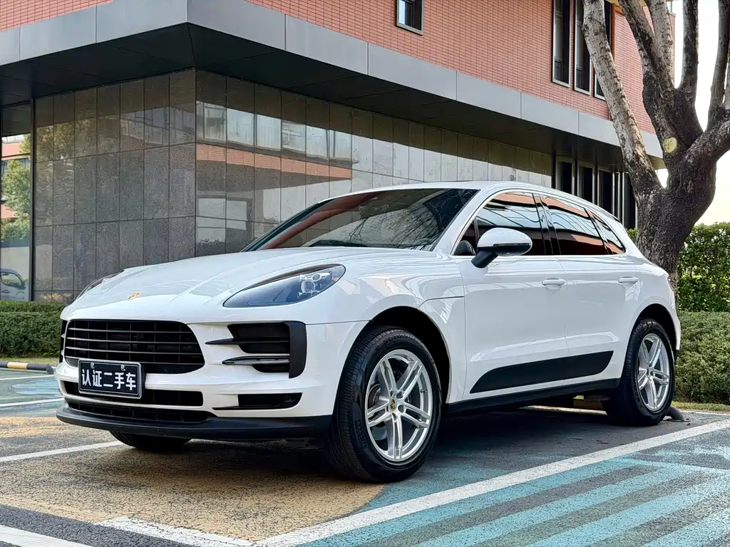 Porsche Macan 2020 — фото 1