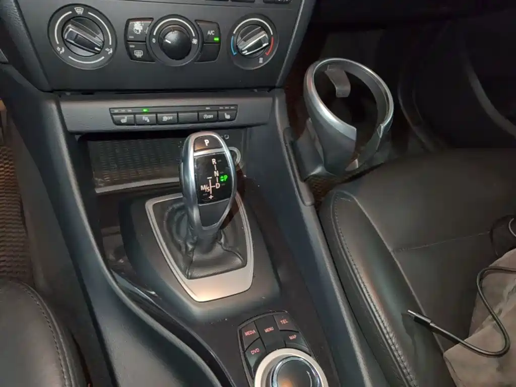 BMW X1 2015 — фото 14