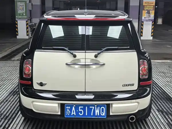MINI Clubman 2012