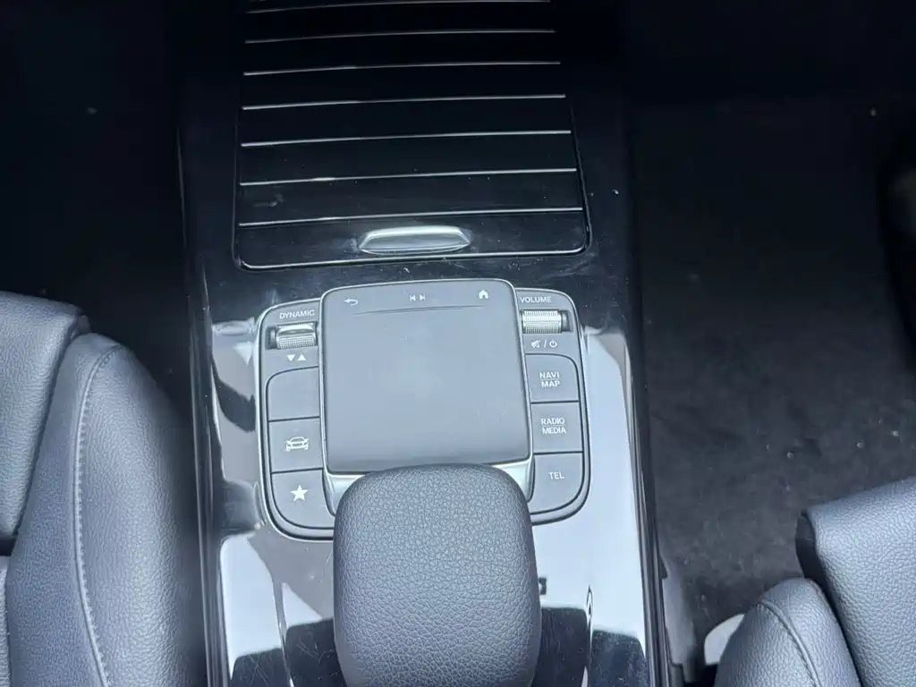 Mercedes-Benz A-Class 2022 — фото 14