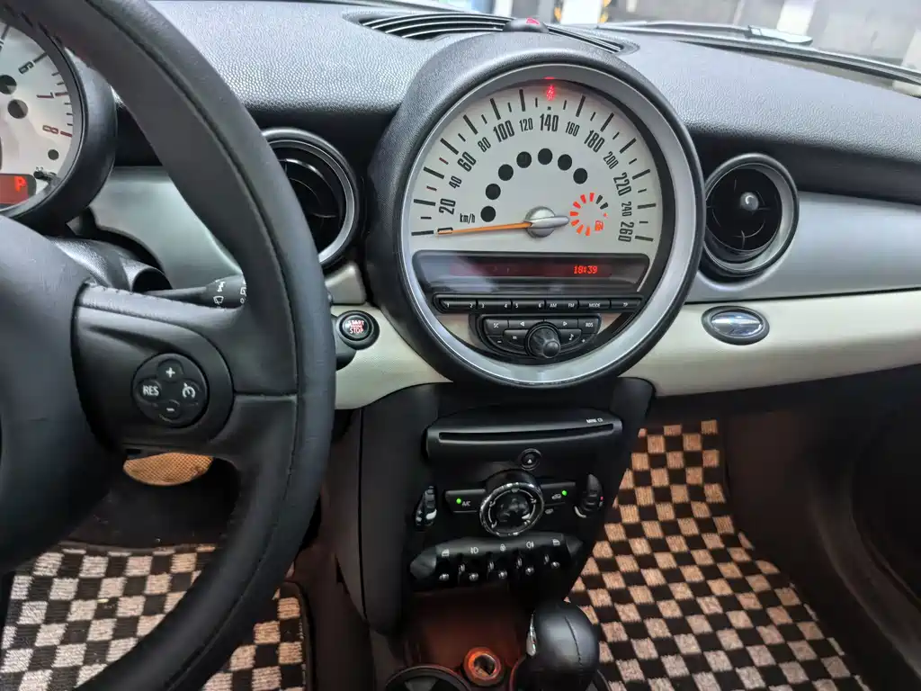 MINI Clubman 2012 — фото 12