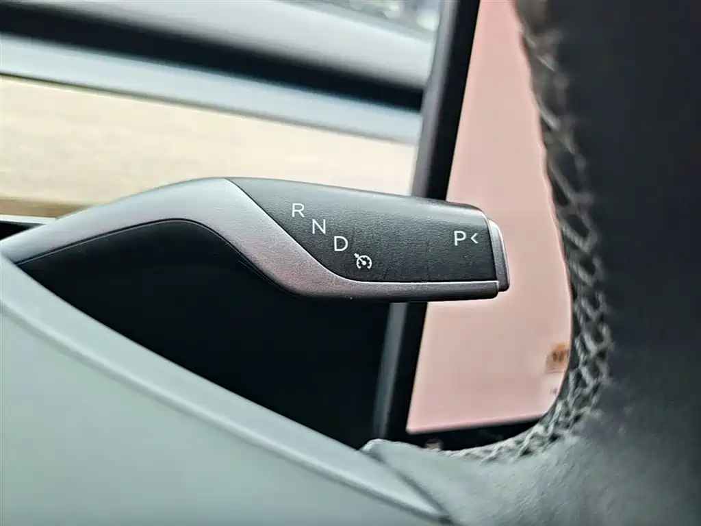 Tesla Model Y 2023 — фото 14