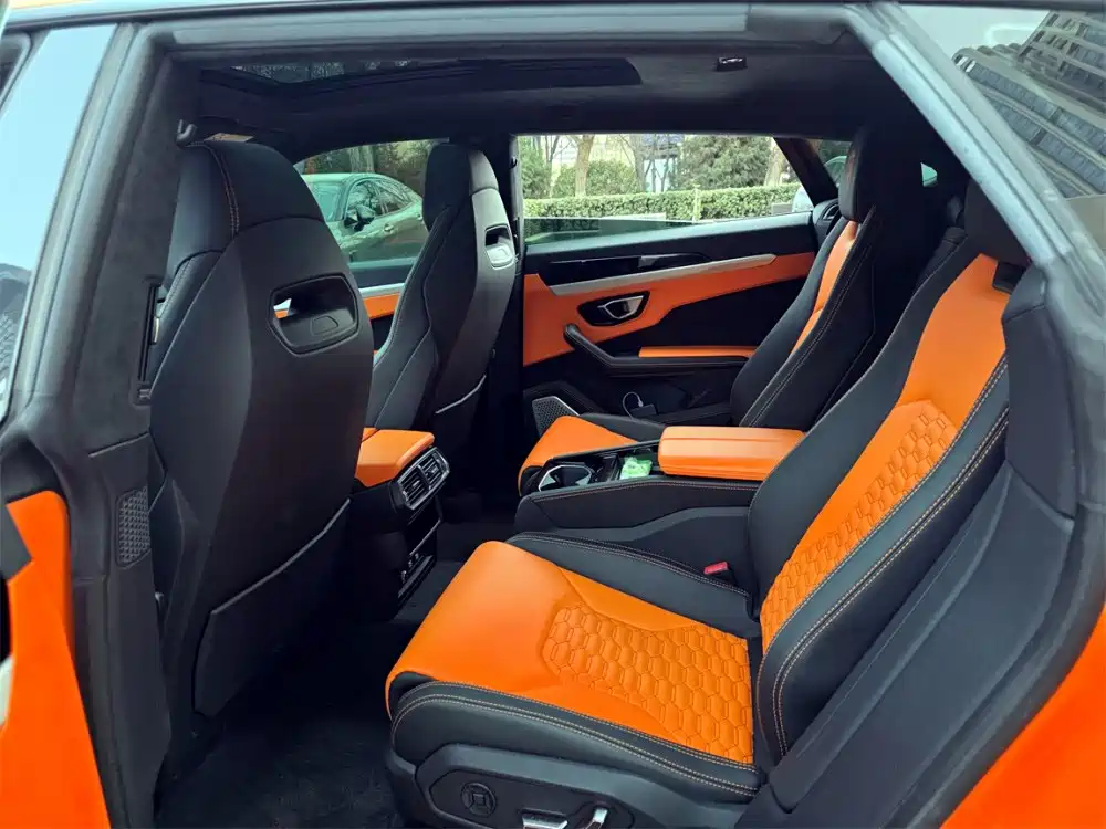 Lamborghini Urus 2023 — фото 11