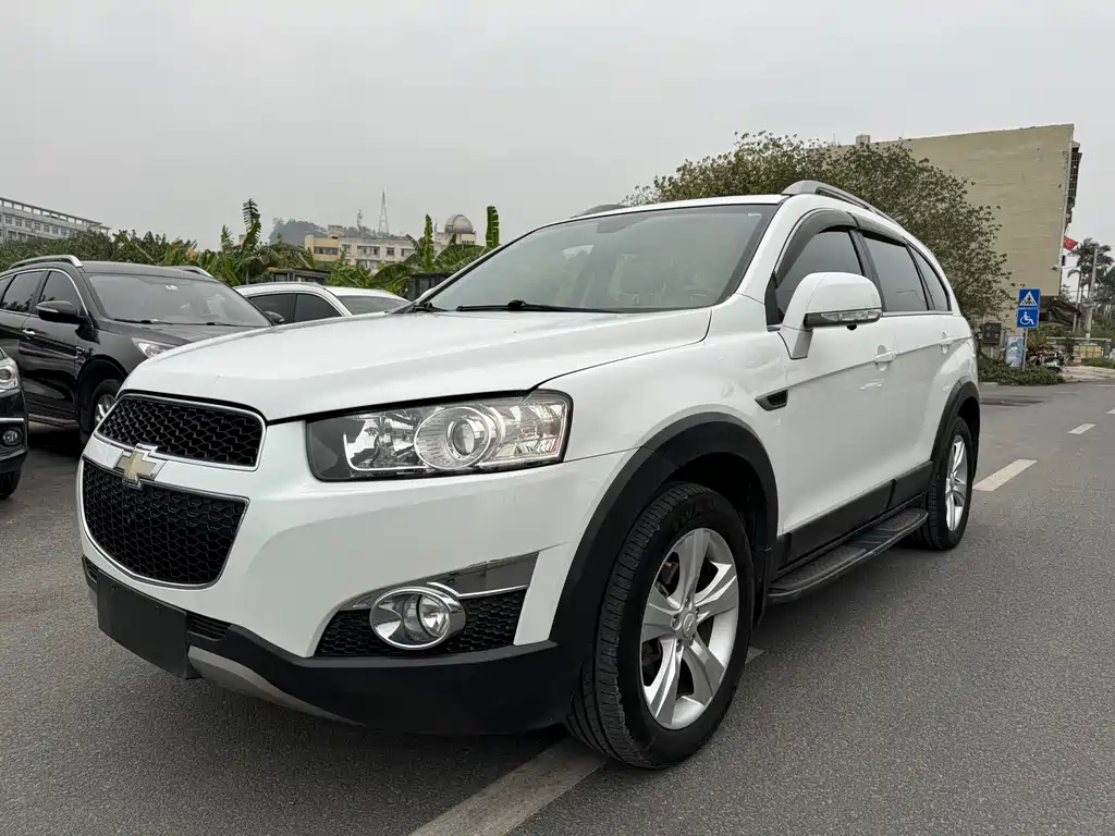 Chevrolet Captiva 2013 — фото 1