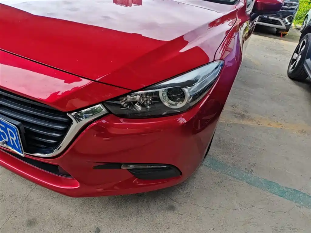 Mazda 3 Axela 2018 — фото 24
