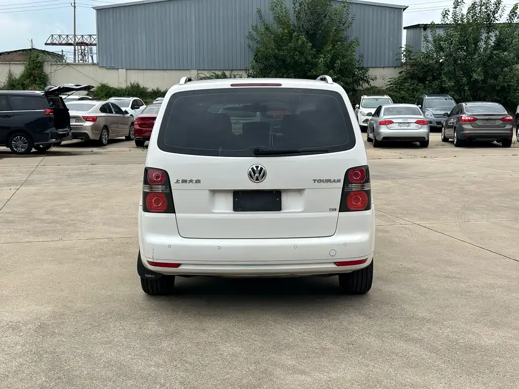 Volkswagen Touran 2015 — фото 10