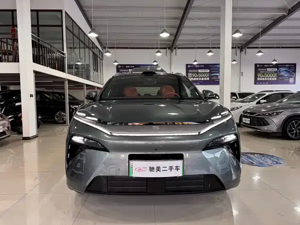 BYD Tang L 2025