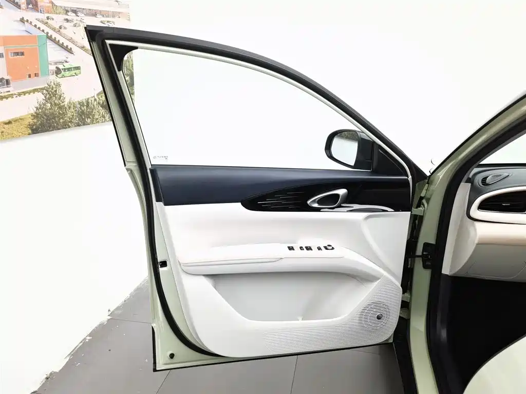 Geely Galaxy Starwish 2025 — фото 8