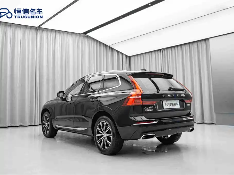 Volvo XC60 2019 — фото 7