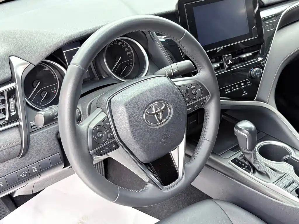 Toyota Camry 2021 — фото 13