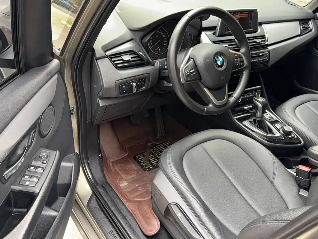 BMW 2 Series Active Tourer 2015 — фото 13