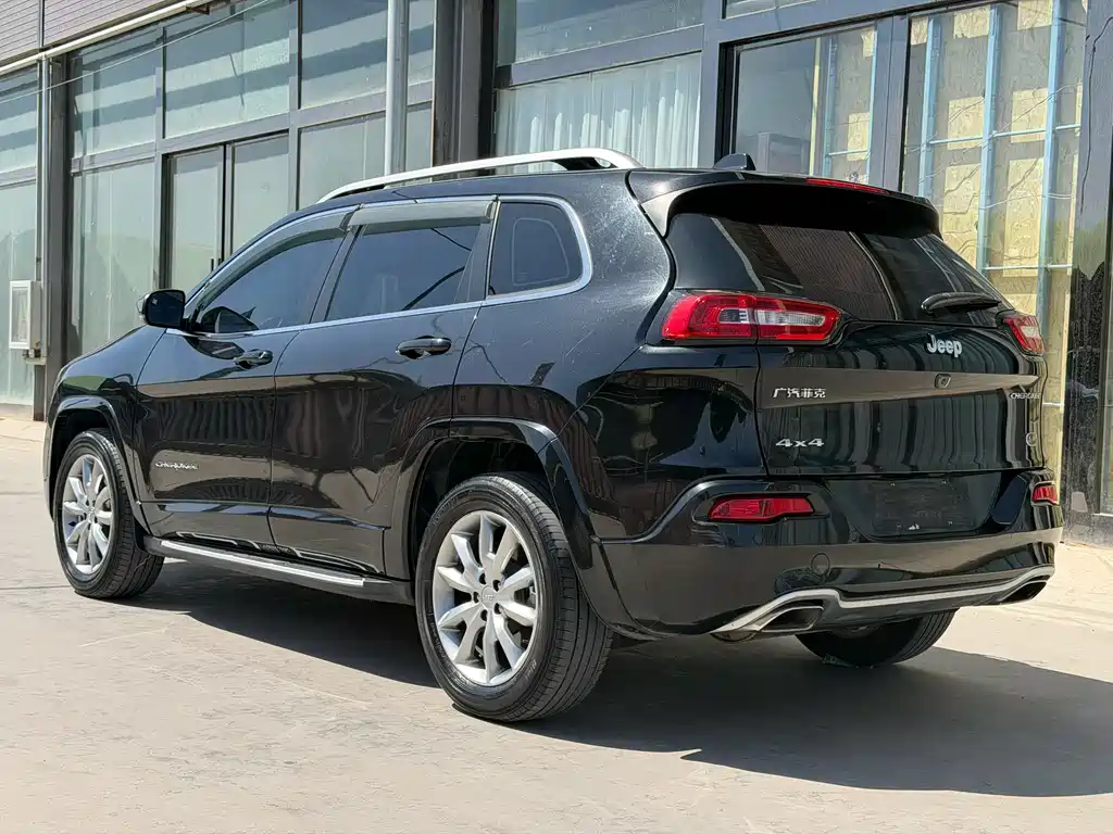 Jeep Cherokee 2018 — фото 4