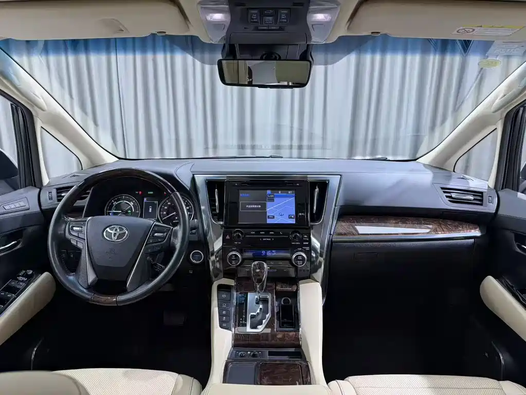 Toyota Vellfire 2020 — фото 8
