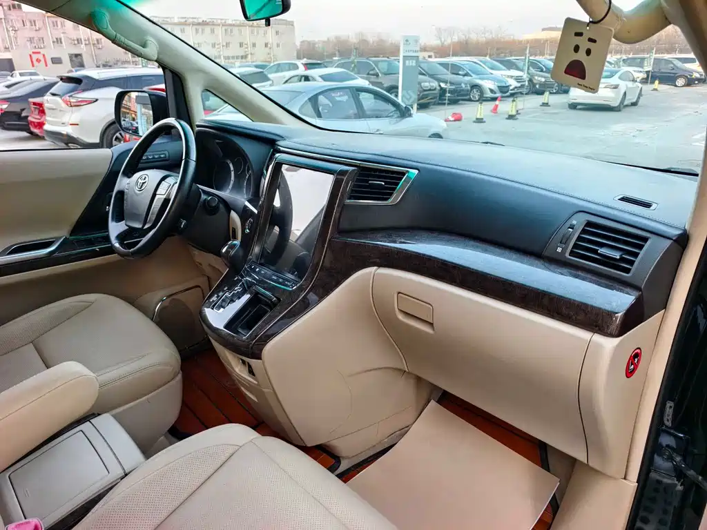 Toyota Alphard 2011 — фото 14