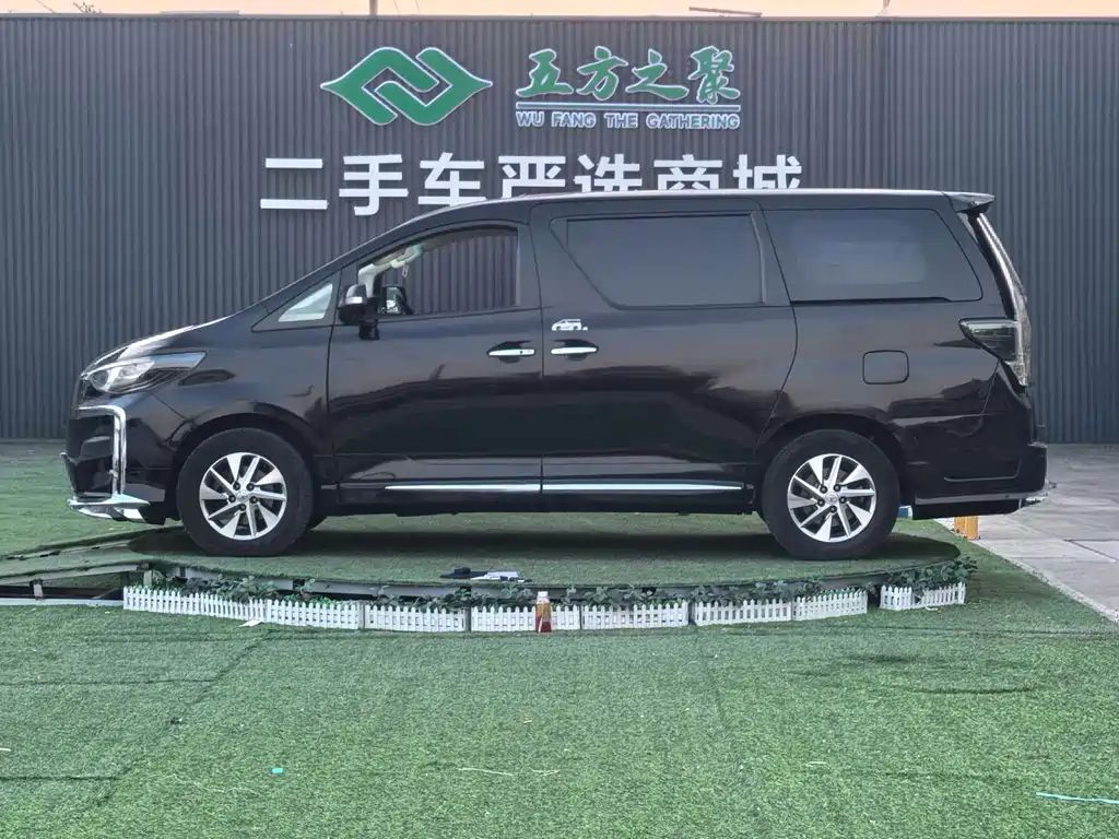 Toyota Alphard 2011 — фото 17