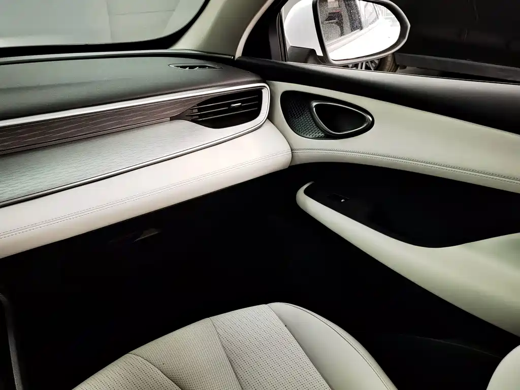 BYD Seal 05 DM-i 2025 — фото 15
