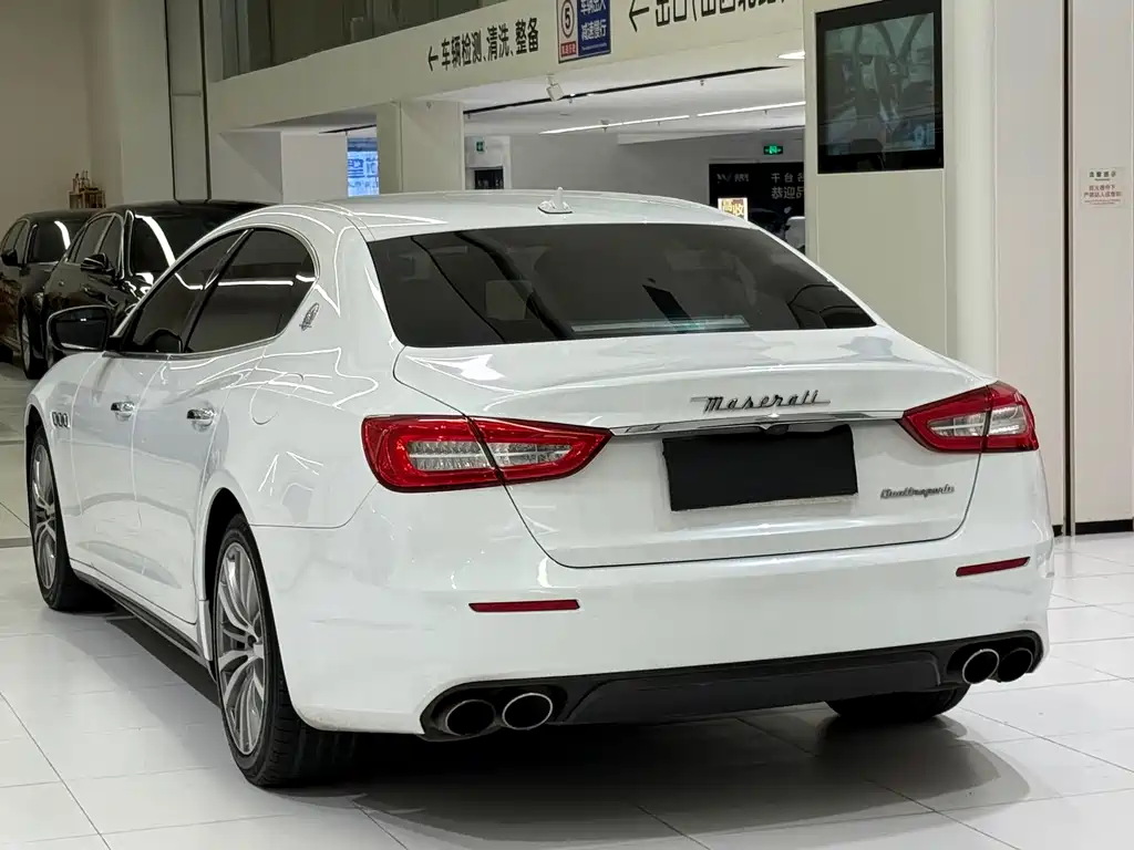 Maserati Quattroporte 2019 — фото 18