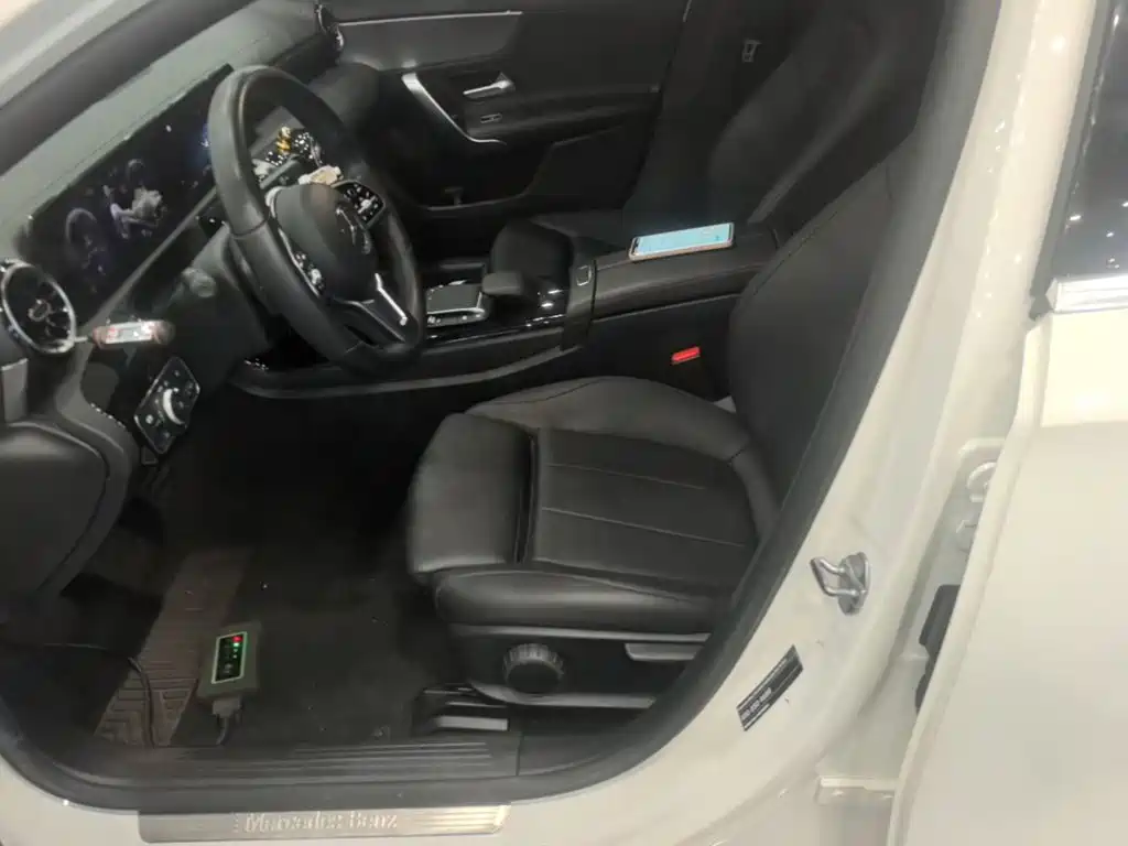 Mercedes-Benz A-Class 2021 — фото 15