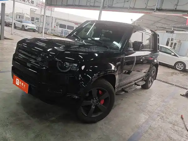 Land Rover Defender 2025