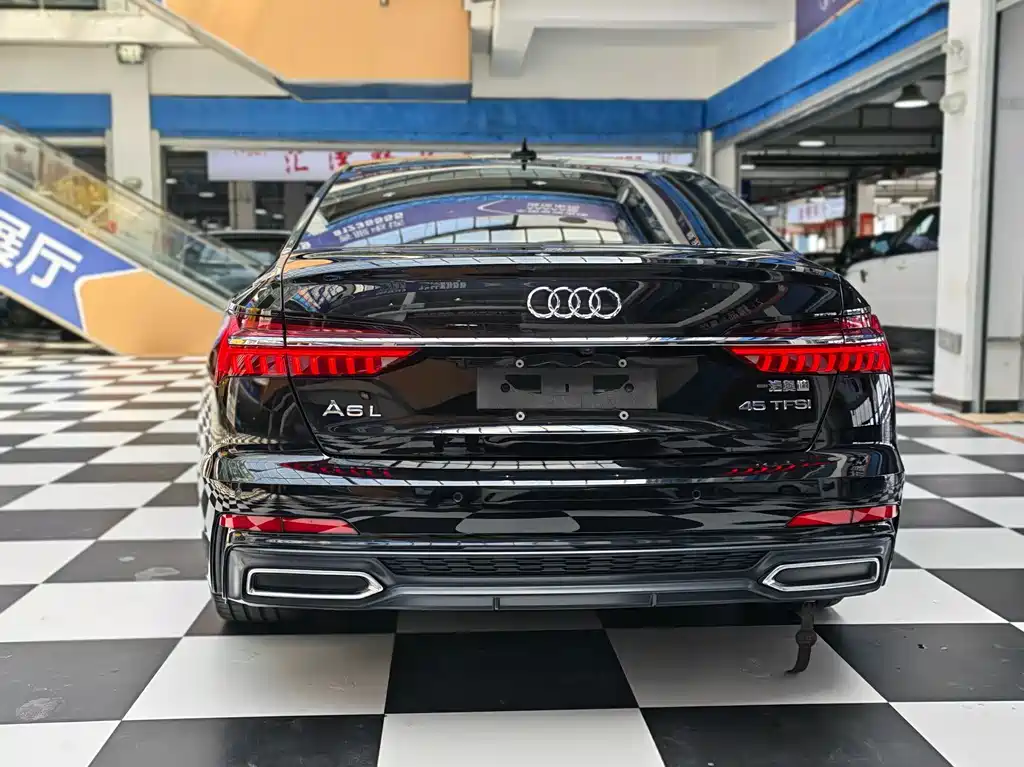 Audi A6L 2022
