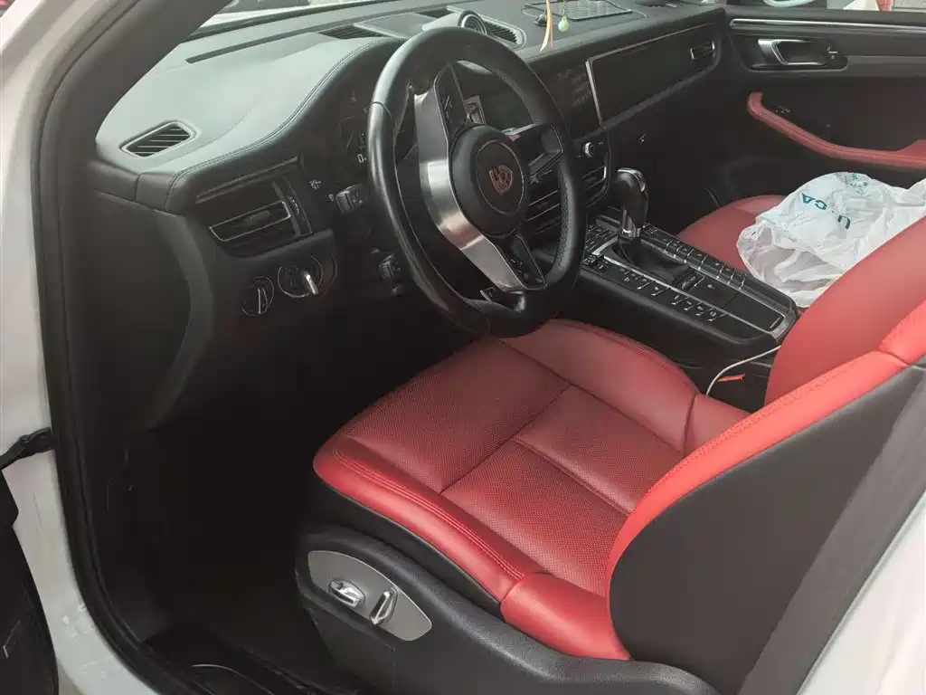 Porsche Macan 2020