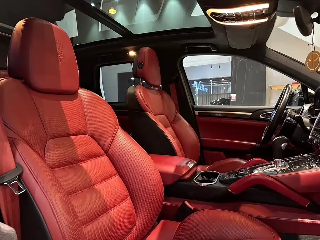 Porsche Cayenne 2015 — фото 19