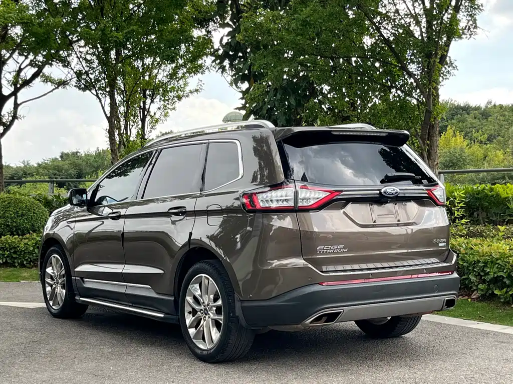 Ford Edge 2017 — фото 9