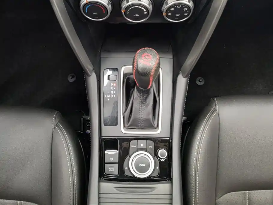 Mazda CX-4 2018 — фото 16
